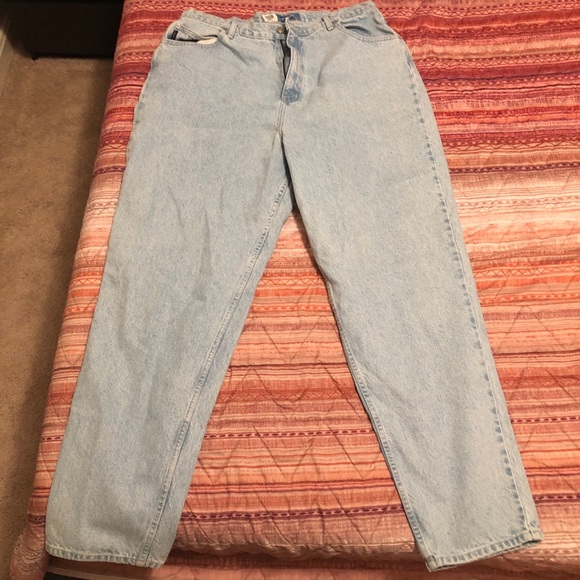 Faded Glory Women’s Relax Fit Mom Jeans - Picture 2 of 10